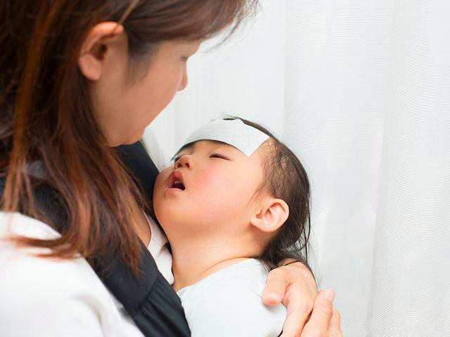宝宝39.5℃高烧怎么办？儿科专家建议这些正确的退烧方法妈妈们一定要收藏