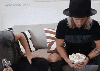 妈妈有人打你儿子你会怎么办视频,妈有人打我