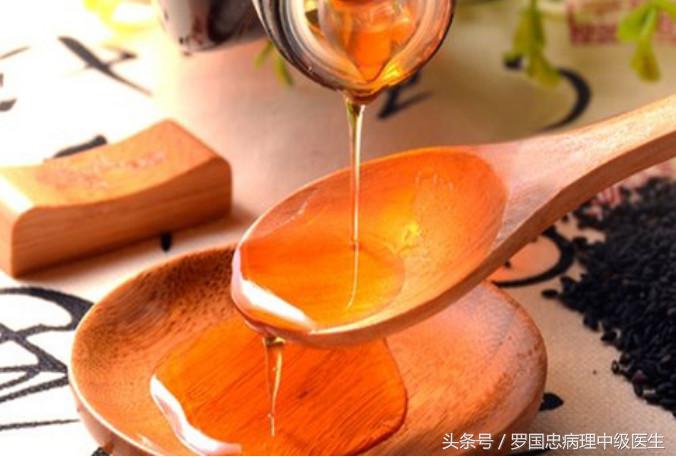 怎么选购真正的、纯正的蜂蜜90%的人不知道技巧，在这里具有多年经验的真正的深山养蜂资深专家详细告诉你