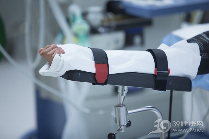 小孩肩关节脱位一年了怎么办,少年肩关节习惯性脱位怎么办