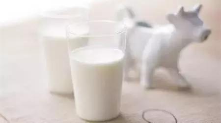 到底要不要给孩子吃牛初乳粉,益生菌牛初乳帮助孩子肠道易吸收