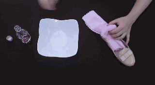 高跟鞋前面挤脚但是后跟掉怎么办,高跟鞋小了挤脚大了不跟脚怎么选