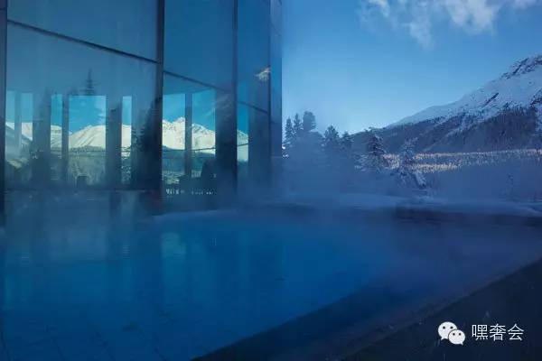 不会游泳怎么下海玩,不会游泳如何在泳池健身