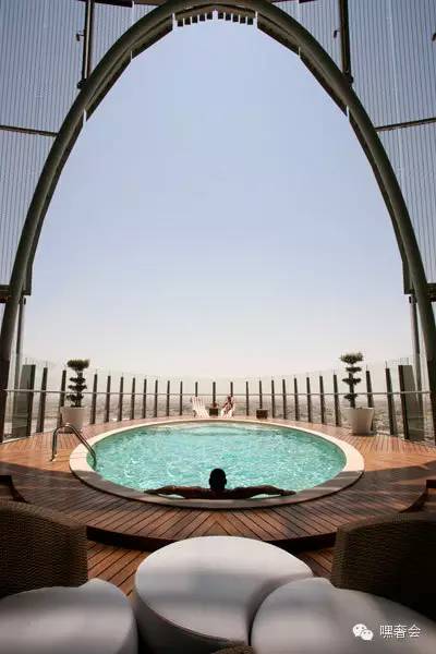 不会游泳怎么下海玩,不会游泳如何在泳池健身