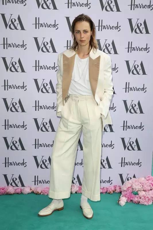 10大穿衣打扮的真理风行时尚明星圈（业界良心级“安利”）