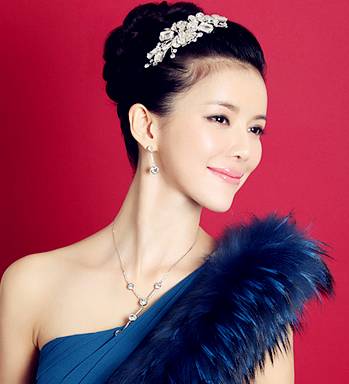 碎发太多怎么扎好看,碎发太多怎么办扎完炸毛