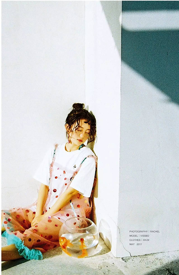 模特面部表情和动作,模特摆姿僵硬怎么拍摄