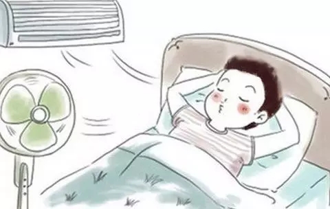 他吹了一夜风扇脚趾就肿得比山核桃还大夏天防暑也要关注健康