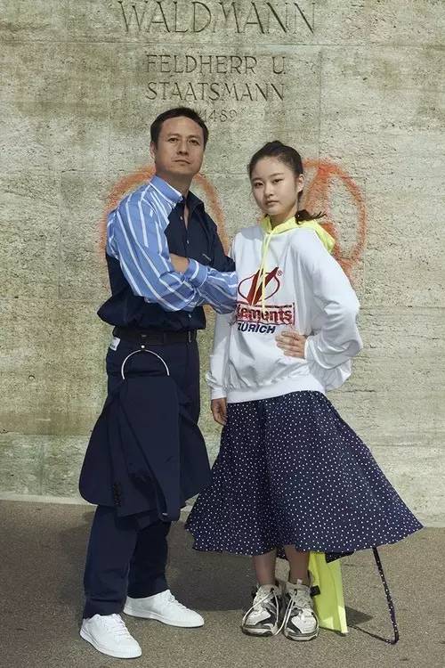 vetements联名耐克,vetements联名版