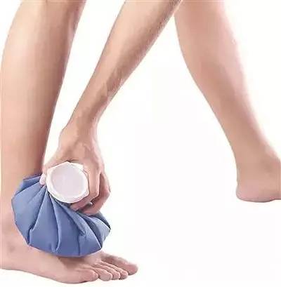 踝扭伤后该如何冰敷,踝关节扭伤应该冷敷还是热敷