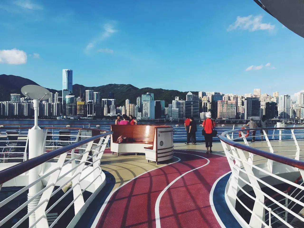 一日远方｜登上豪华游轮，完美假期就交给它吧