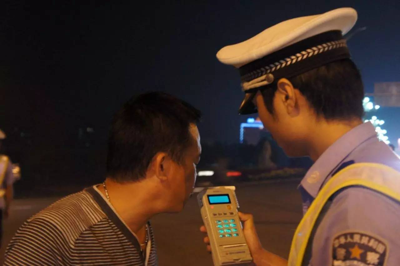 酒驾吊销驾照开车会怎样,交警对酒驾怎样处理