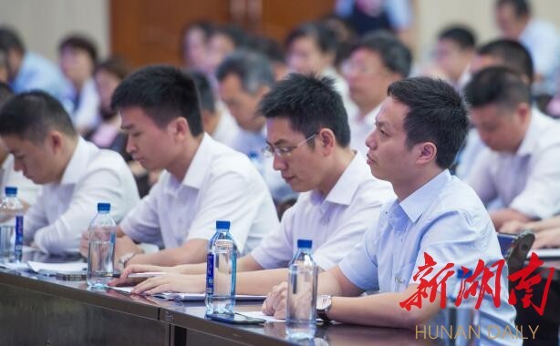 “七一”丨浏阳榜样：14年，他记了37本120多万字工作笔记