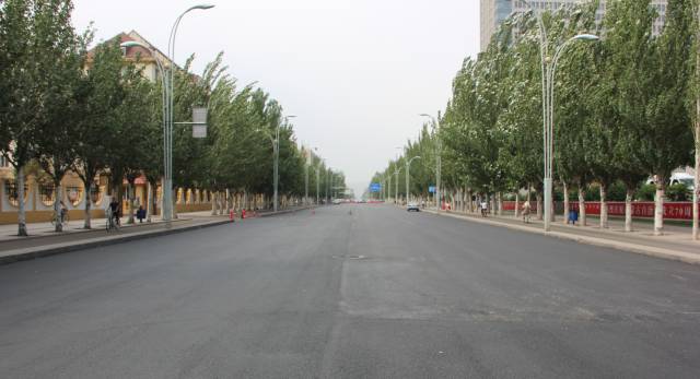 「民生」超高效，3天时间让“满脸痘痘”的道路光洁如新