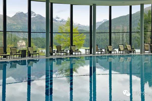 不会游泳怎么下海玩,不会游泳如何在泳池健身