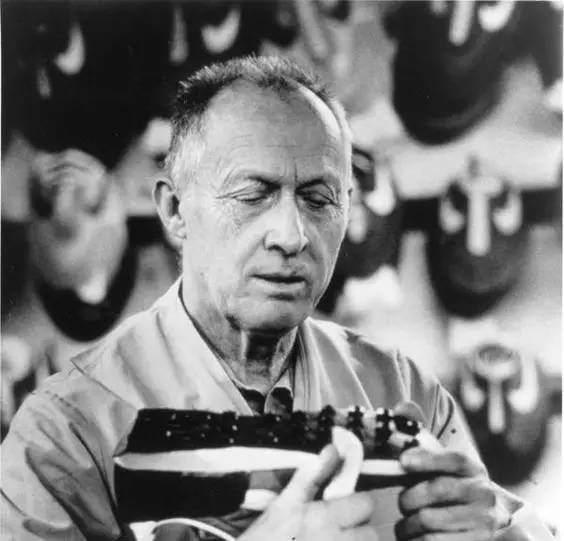 nike跑鞋经典老款,nike哪款跑鞋最值得买