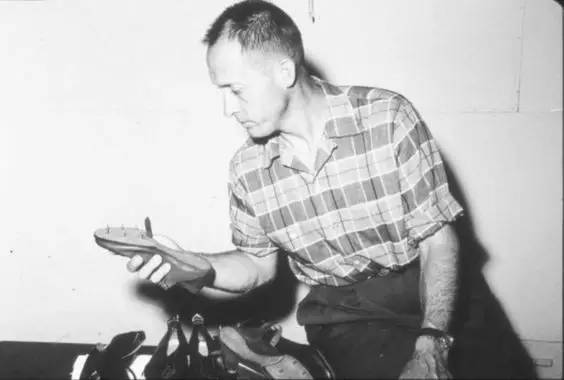 nike跑鞋经典老款,nike哪款跑鞋最值得买