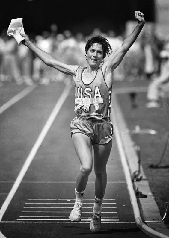 nike跑鞋经典老款,nike哪款跑鞋最值得买