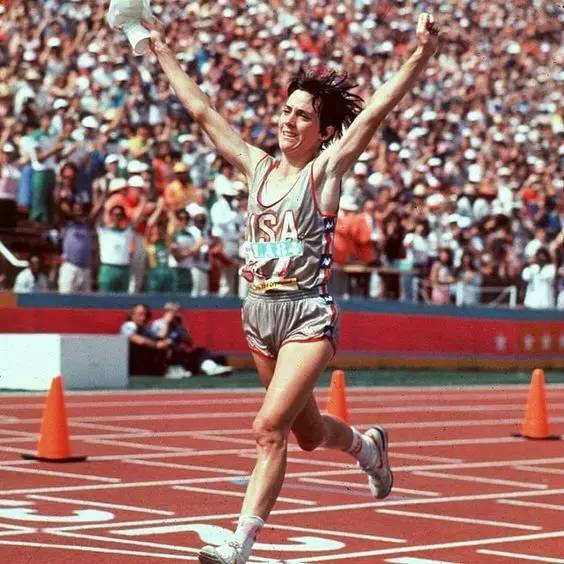 nike跑鞋经典老款,nike哪款跑鞋最值得买