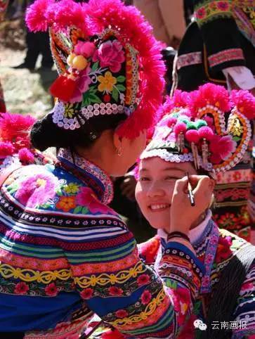 彝族非遗时装周,凉山彝族火把节时装秀