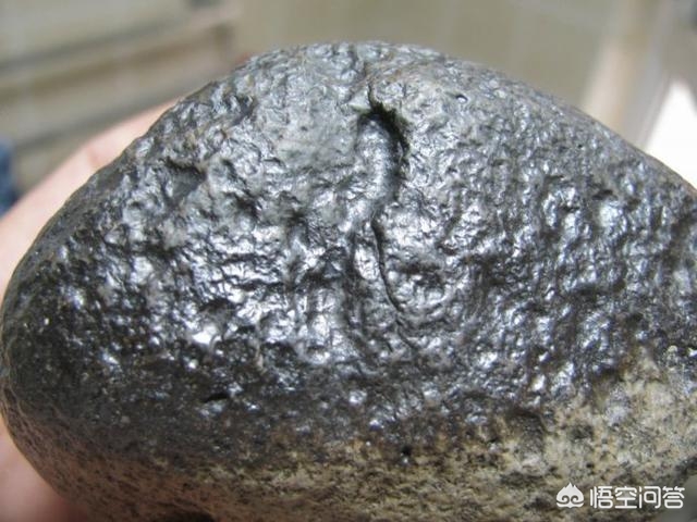 怎样鉴别一块石头是不是玉石,如何鉴别一块石头是不是翡翠