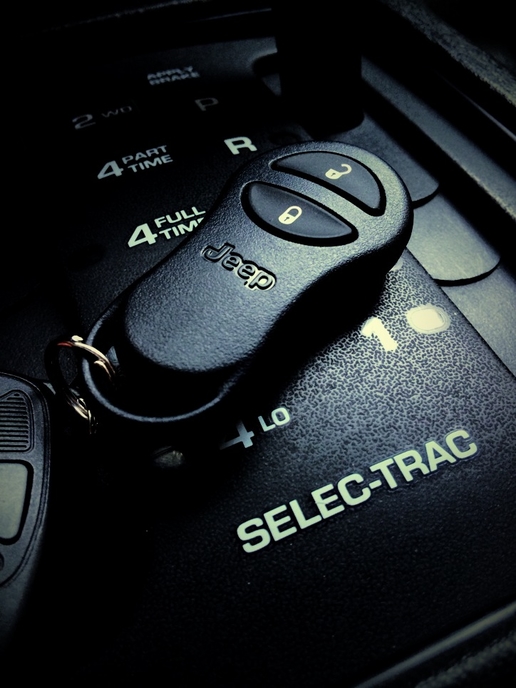 14年的jeep进口大切诺基,12年jeep大切诺基老改新