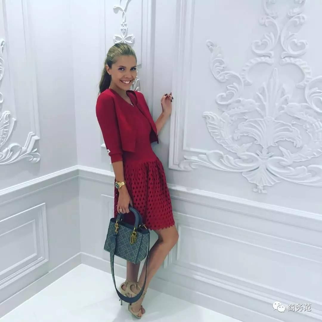 65万颗水晶打造的婚礼,施华洛世奇继承人款婚纱