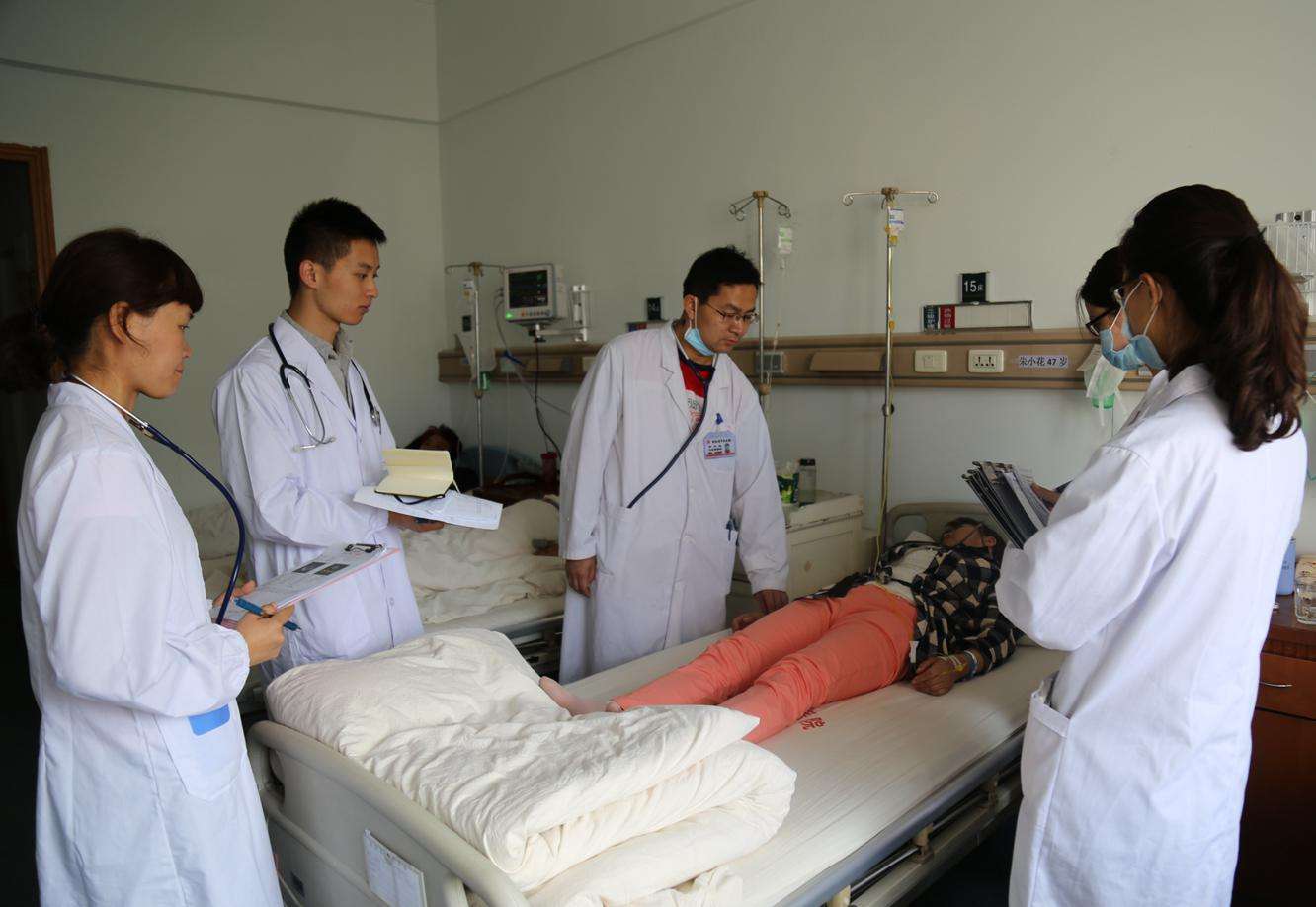 剖腹产后怎么样才容易放屁,剖腹产孕妇如何快速排气放屁