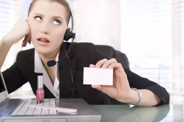 公司里这14种肢体语言错误一定要避免，否则你怎么死的都不知道！