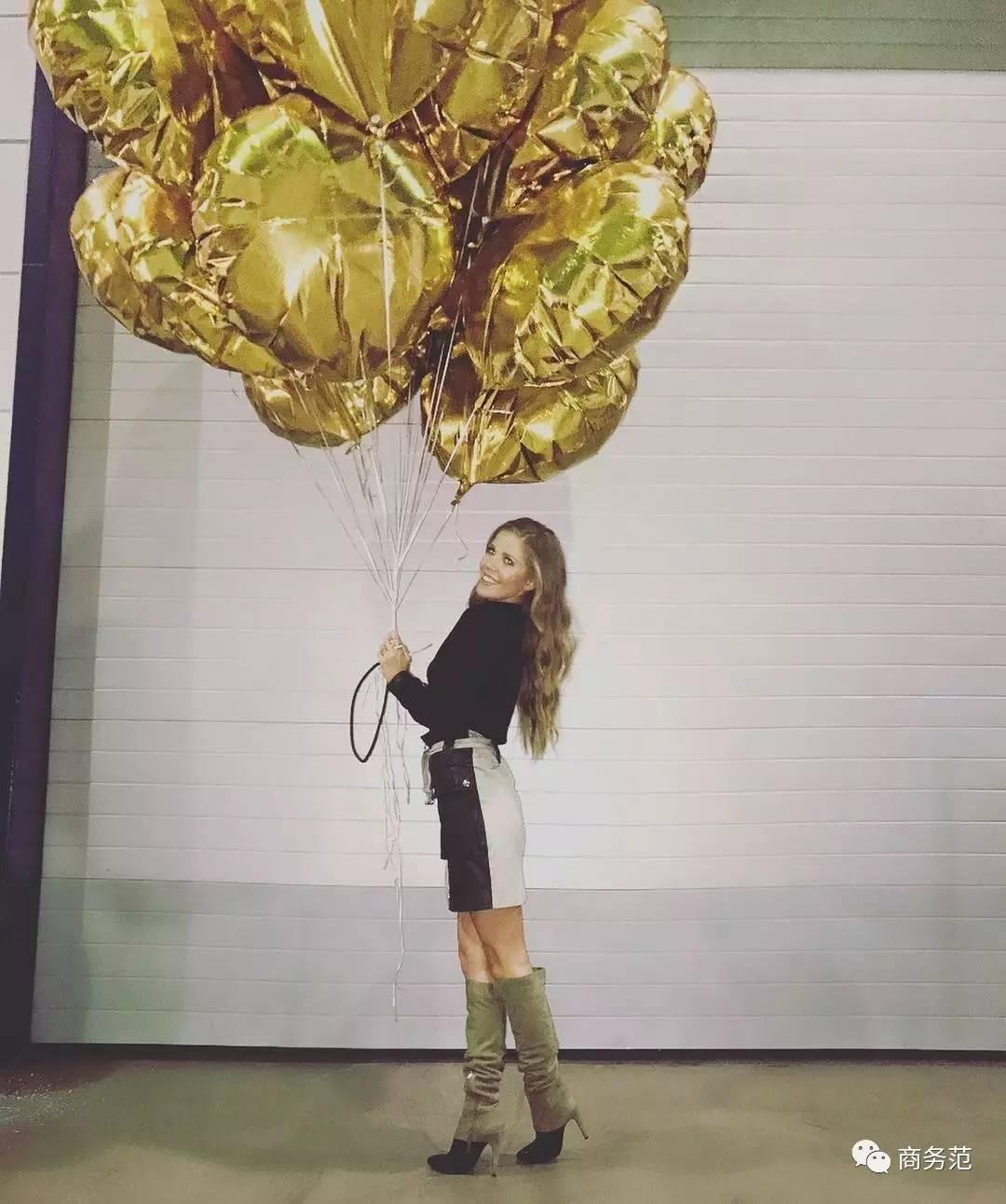 65万颗水晶打造的婚礼,施华洛世奇继承人款婚纱