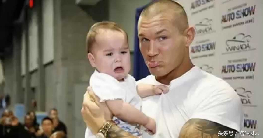 wwe选手温情,wwe正直vs反派4v4