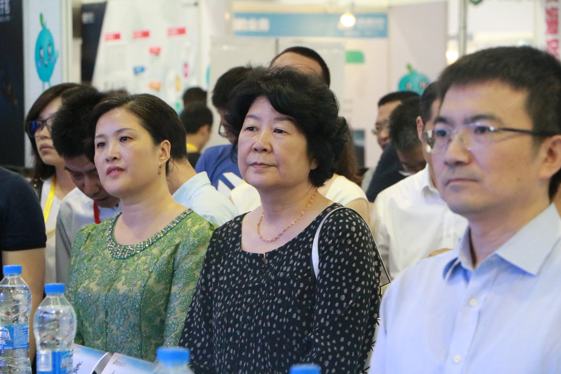 小米6死机按什么都没反应,小米6死机无法重启