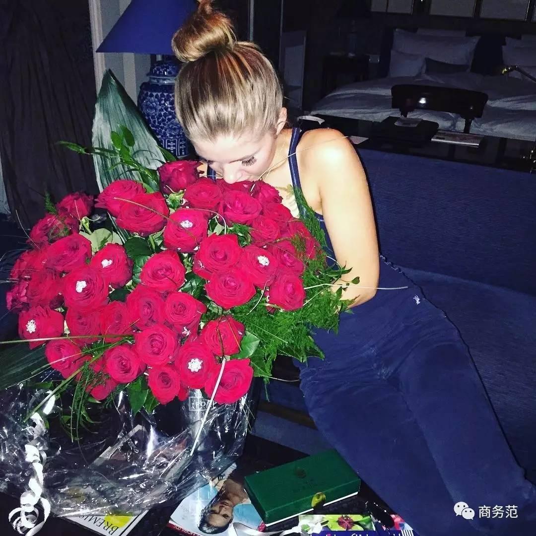 65万颗水晶打造的婚礼,施华洛世奇继承人款婚纱