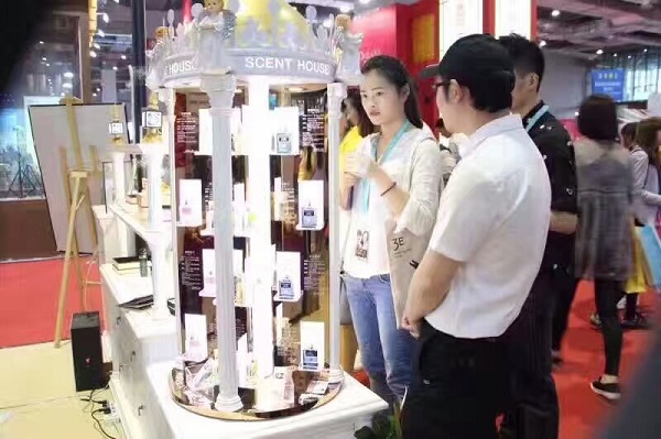 化妆品加盟店运营技巧,化妆品加盟公司运营模式分析