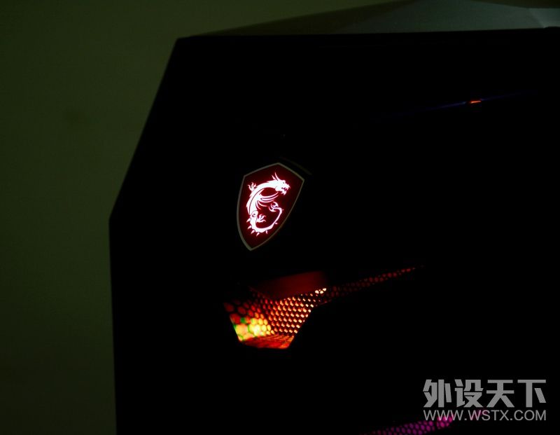 这才是游戏手机该有什么样的样子,微星宙斯盾钛3主机