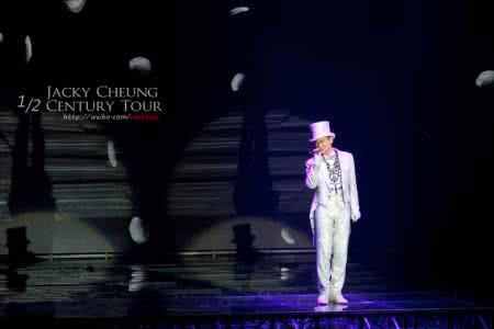 张学友年轻时舞台演出,张学友演唱会空荡荡的座位