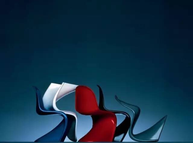 它们都是有故事的椅子，就是被国人玩坏了