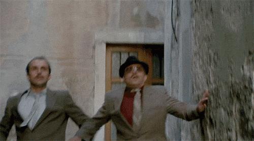 手机掉厕所里了怎么去味,手机掉厕所了该如何处理