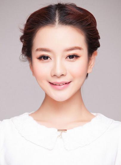 不说主持功力，就演技而言，你更看好湖南卫视那位女主持人？