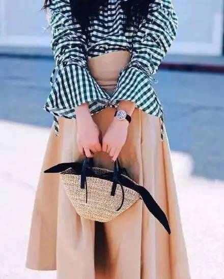 最近整个时尚圈都中了这个包包的毒！