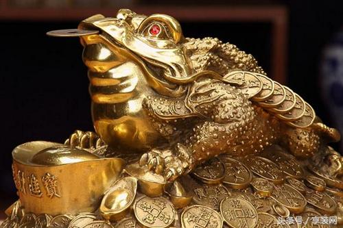 你家有三脚蟾蜍摆件吗？风水作用真的太神奇了！