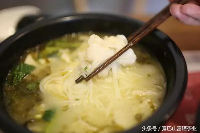 麻辣米线又麻又辣又香,吃一碗又麻又辣的川味米线