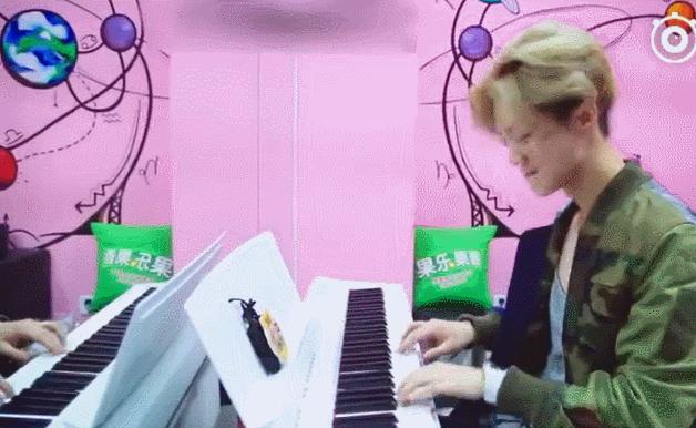 鹿晗拉杆篮球,鹿晗打球足球