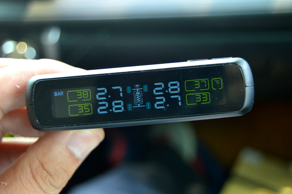 抬头显示可以显示胎压吗,抬头显示胎压监测