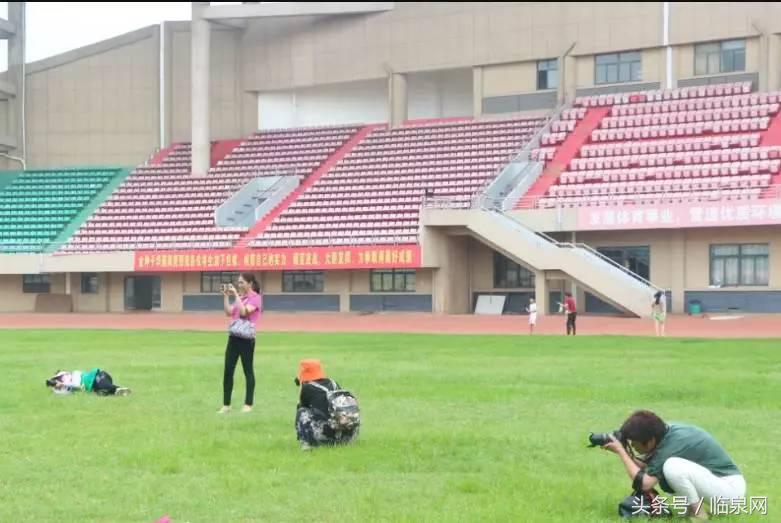 今天临泉体育场视频,临泉体育场拳击队员