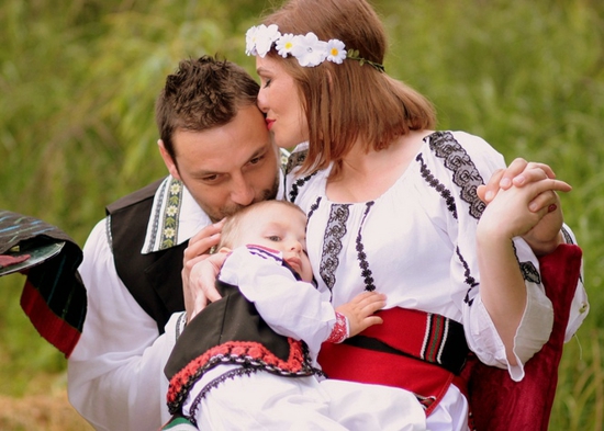 孩子吐奶是怎么回事如何预防宝宝吐奶