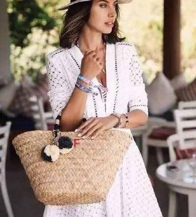 最近整个时尚圈都中了这个包包的毒！