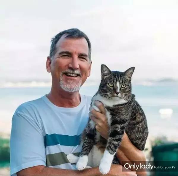 这个网红靠滑板征服全人类？咳咳是时候承认活得不如猫了