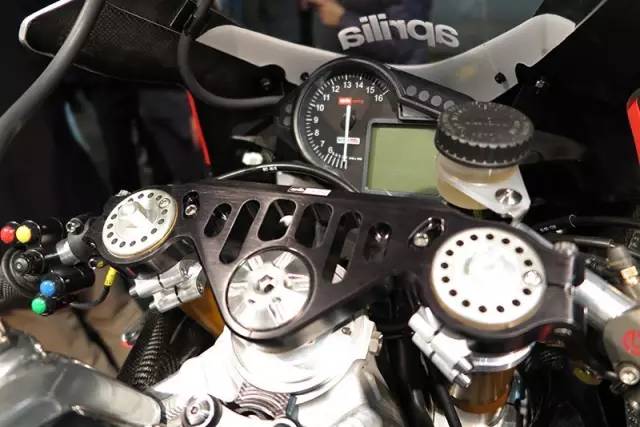 rsv4factory和v4s赛道实测,新款rsv4赛道测评