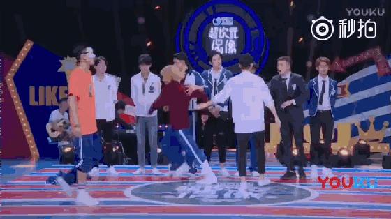 何炅节目现场突然发飙高清视频,何炅在节目上发飙场面一度失控